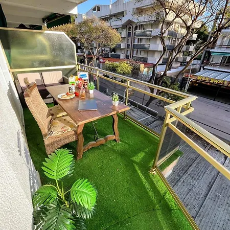 Tropical Terraza Con Minigolf Apartment
